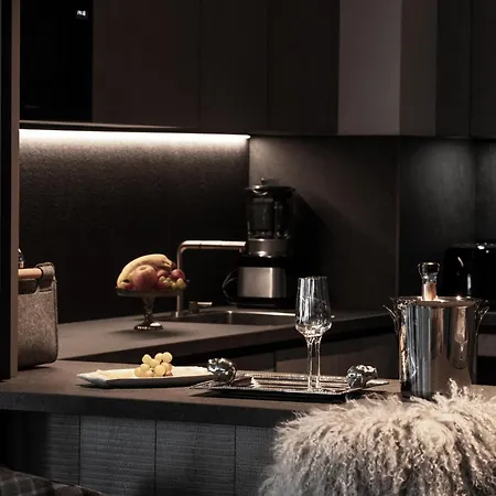 De Luxe A Courchevel: 5 Chambres, Terrasse Et Service De Conciergerie - Fr-1-613a-37 Apartamento *